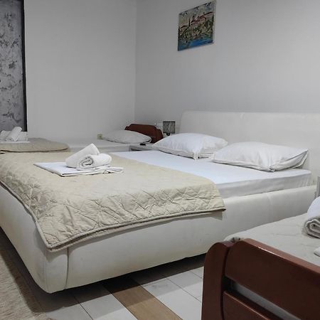 Lira Excellent Nis Hotel Bagian luar foto