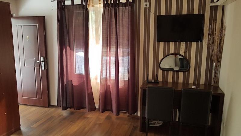 Lira Excellent Nis Hotel Bagian luar foto