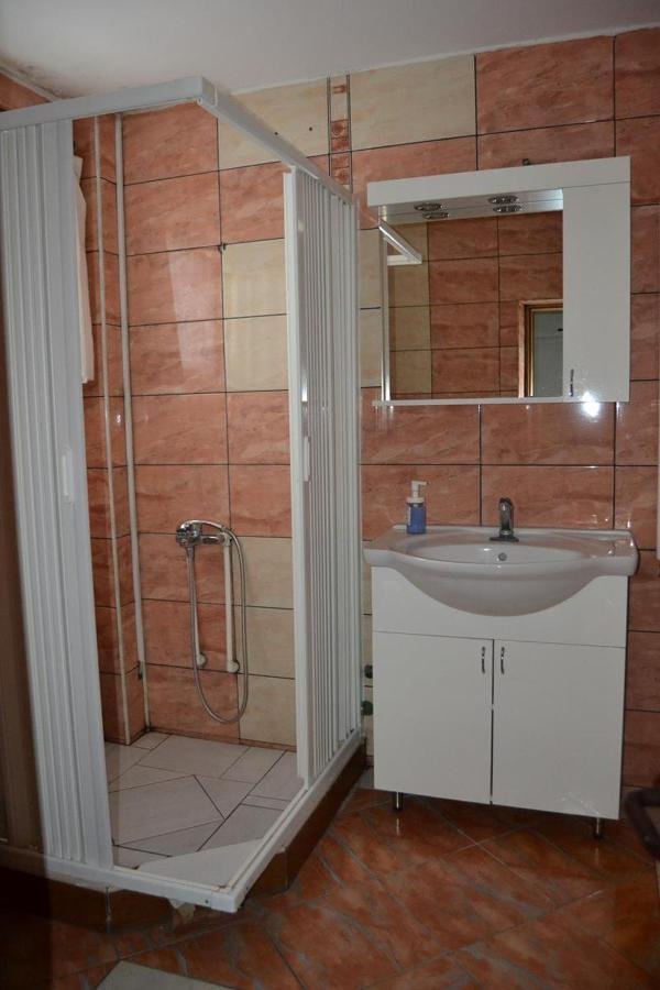 Lira Excellent Nis Hotel Bagian luar foto