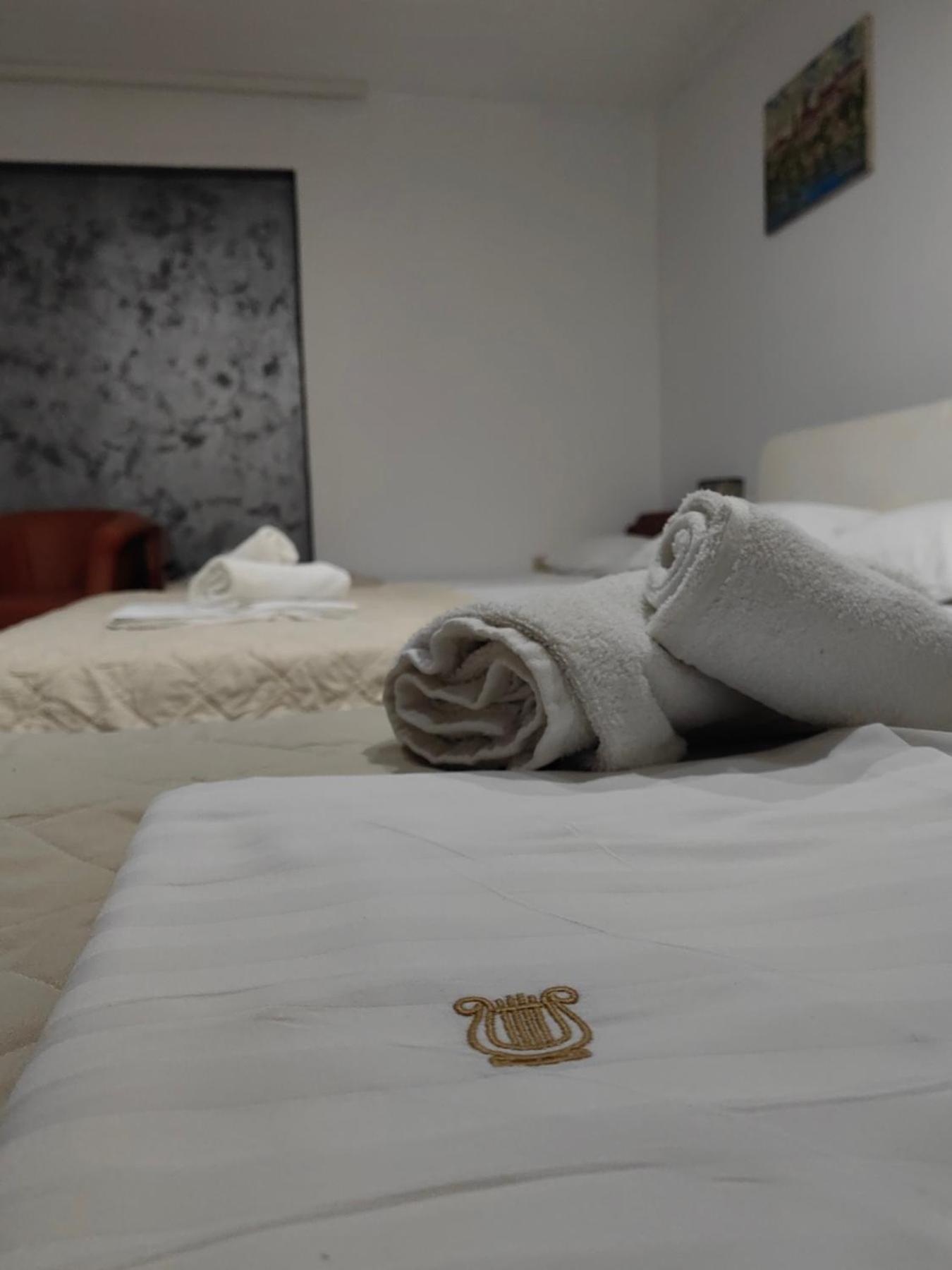 Lira Excellent Nis Hotel Bagian luar foto