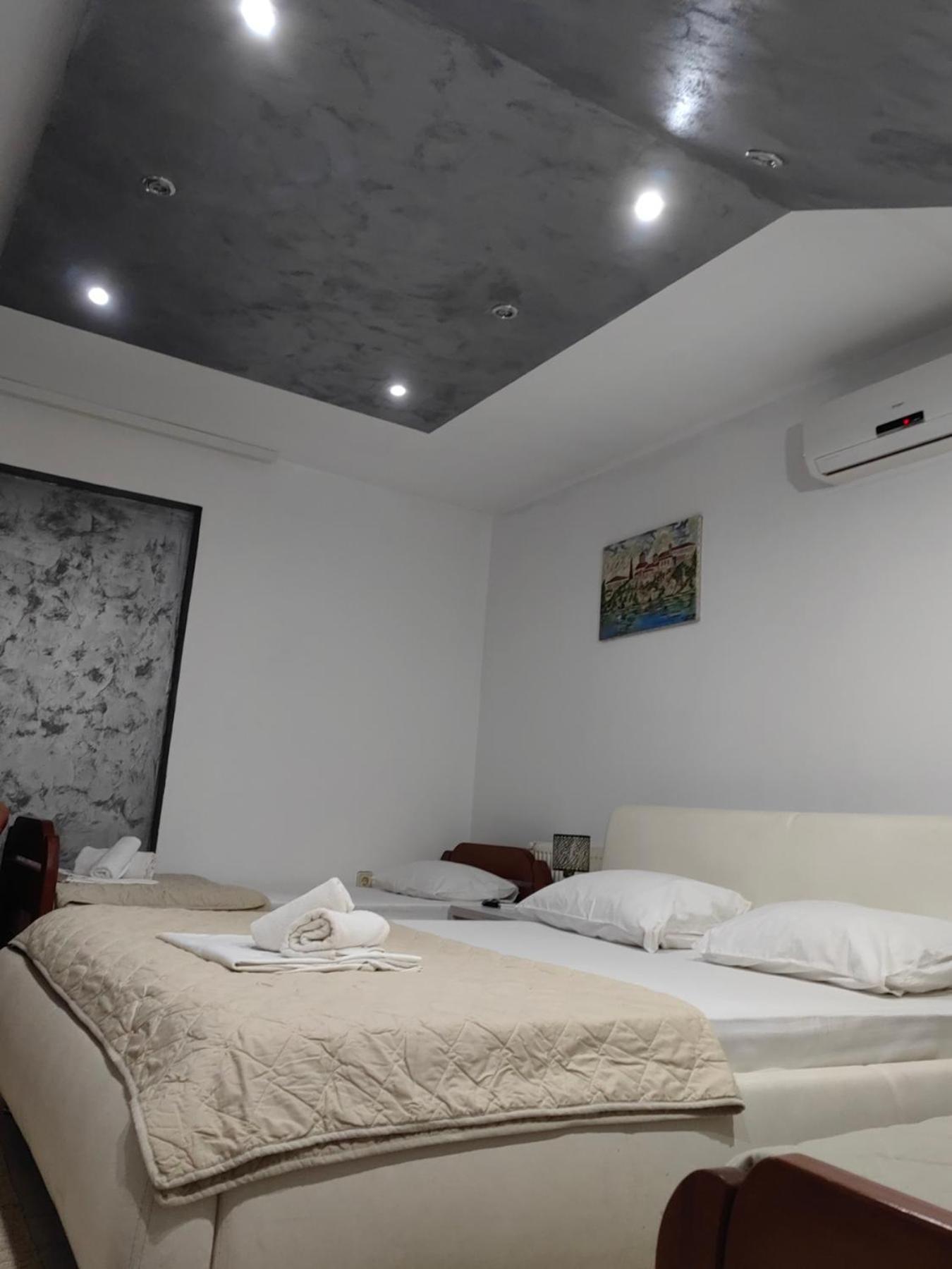 Lira Excellent Nis Hotel Bagian luar foto